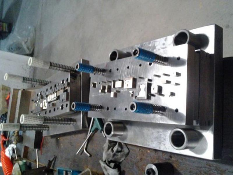 玉龙模具制造-12