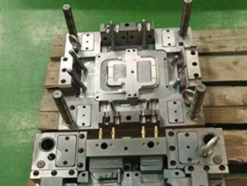 玉龙模具制造-06